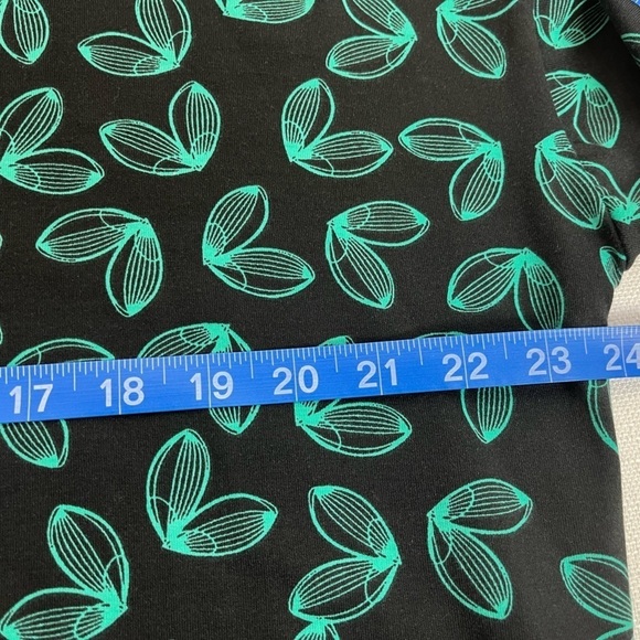 Lularoe Irma Womens Top Shirt Green Black Size XS NWT - Picture 6 of 8